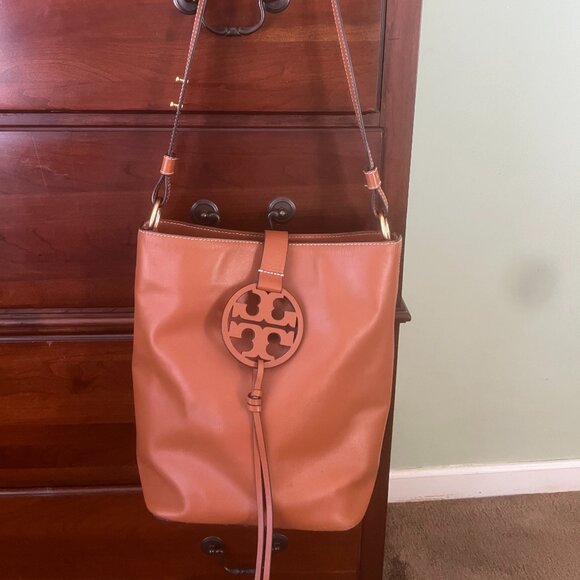 Tory Burch Large Miller Bucket Bag - Picture 1 of 6
